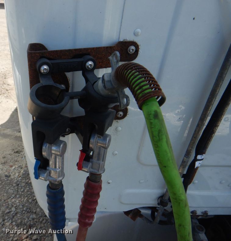 image for item JY9835 2014 Freightliner Cascadia 125  semi truck