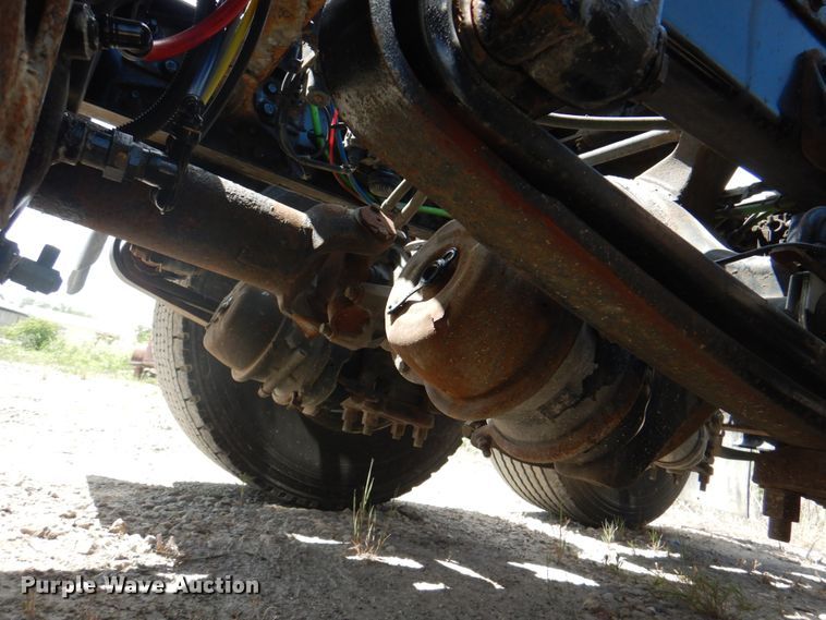 image for item JY9835 2014 Freightliner Cascadia 125  semi truck