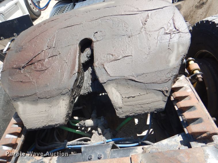 image for item JY9835 2014 Freightliner Cascadia 125  semi truck