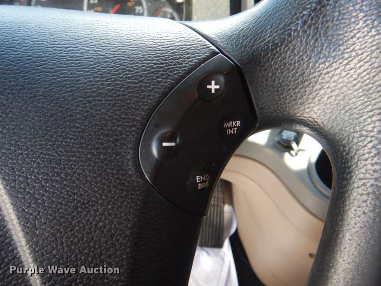 image for item JY9835 2014 Freightliner Cascadia 125  semi truck