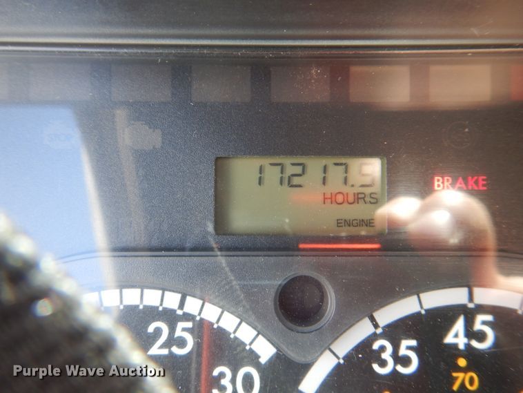 image for item JY9835 2014 Freightliner Cascadia 125  semi truck