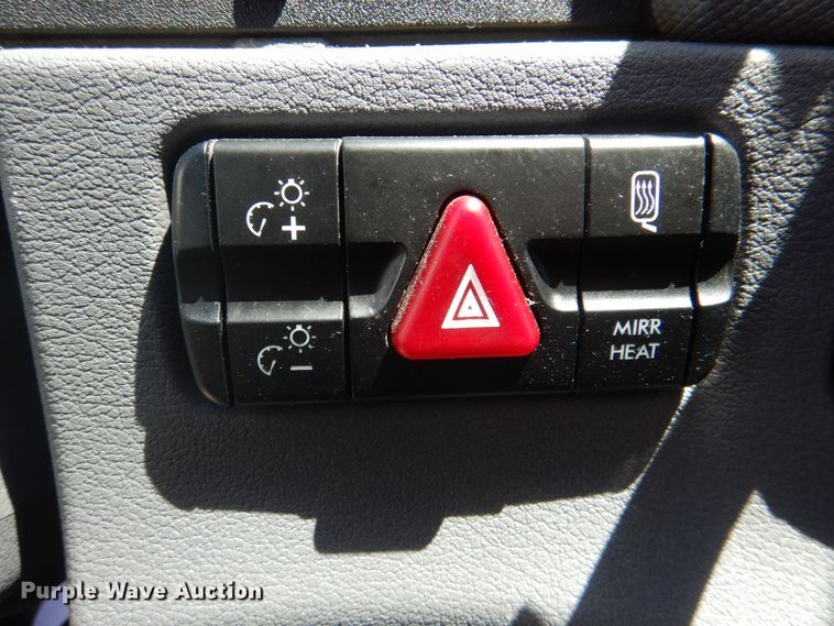 image for item JY9835 2014 Freightliner Cascadia 125  semi truck