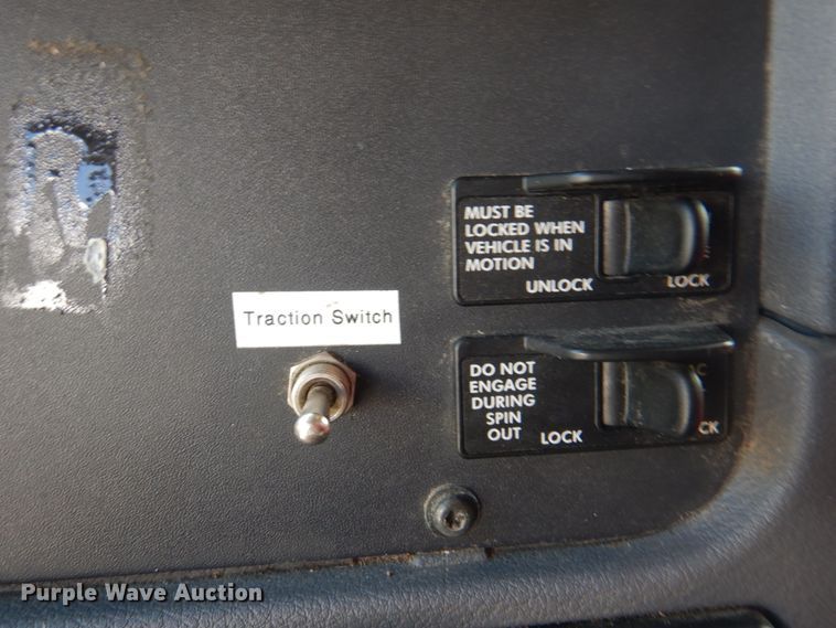 image for item JY9835 2014 Freightliner Cascadia 125  semi truck