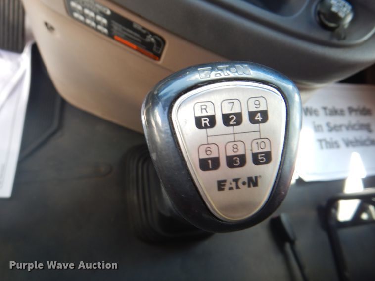 image for item JY9835 2014 Freightliner Cascadia 125  semi truck