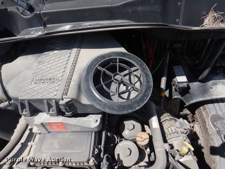 image for item JY9835 2014 Freightliner Cascadia 125  semi truck