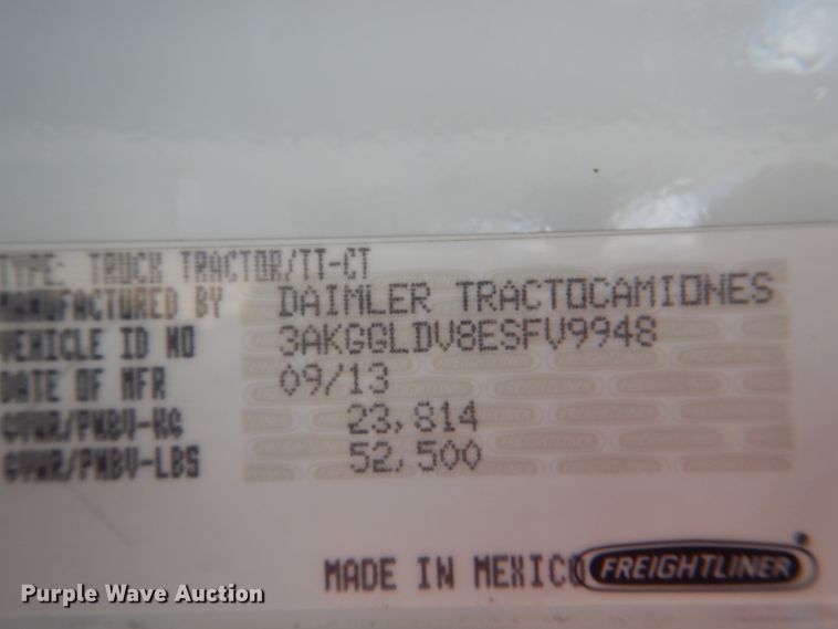 image for item JY9835 2014 Freightliner Cascadia 125  semi truck