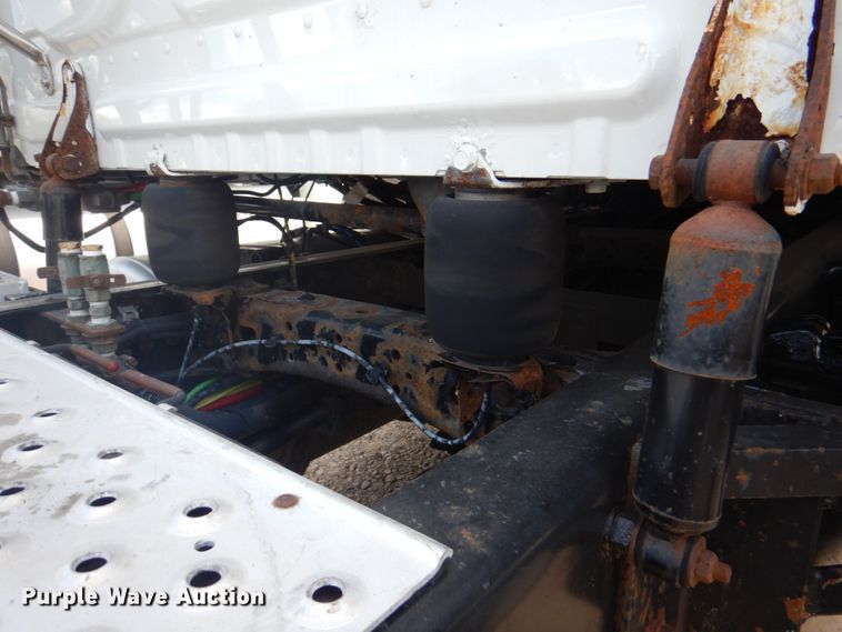 image for item JY9836 2014 Freightliner Cascadia 125  semi truck