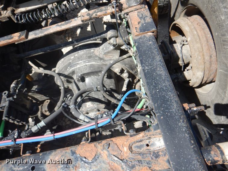 image for item JY9836 2014 Freightliner Cascadia 125  semi truck