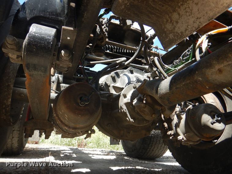 image for item JY9836 2014 Freightliner Cascadia 125  semi truck