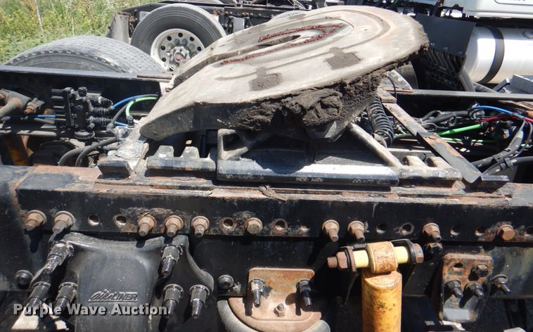 image for item JY9836 2014 Freightliner Cascadia 125  semi truck