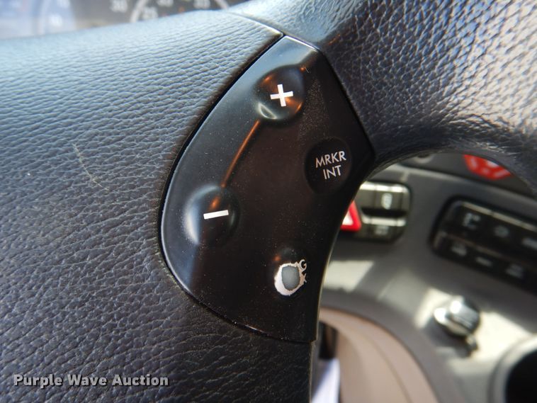 image for item JY9836 2014 Freightliner Cascadia 125  semi truck