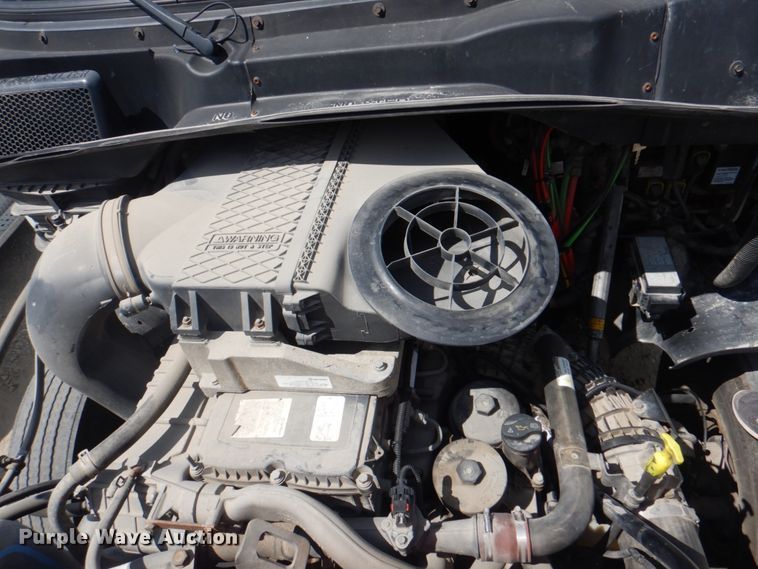 image for item JY9836 2014 Freightliner Cascadia 125  semi truck