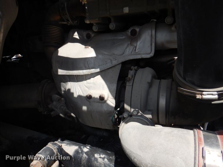 image for item JY9836 2014 Freightliner Cascadia 125  semi truck