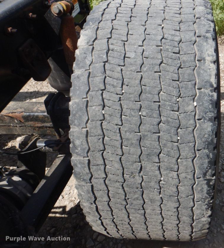 image for item JY9836 2014 Freightliner Cascadia 125  semi truck