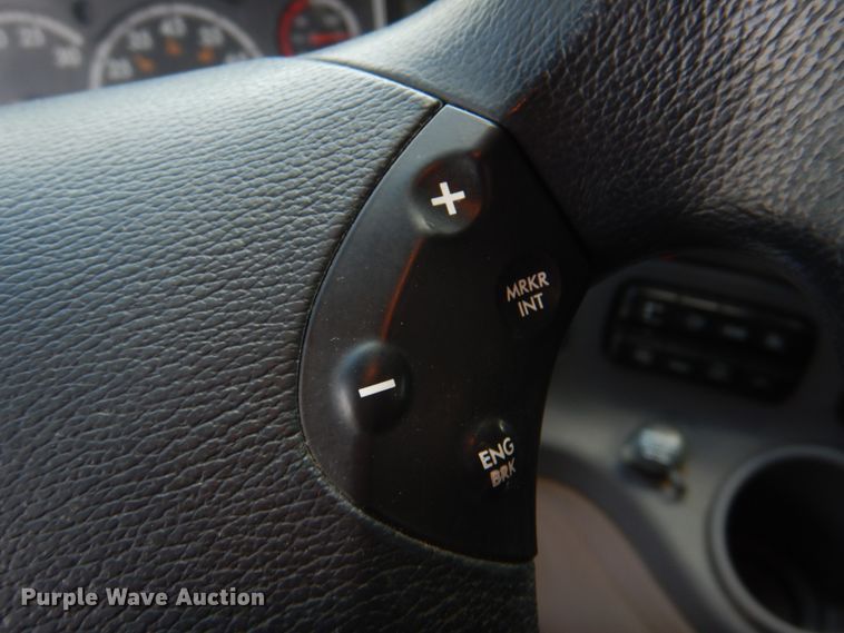 image for item JY9837 2014 Freightliner Cascadia 125  semi truck