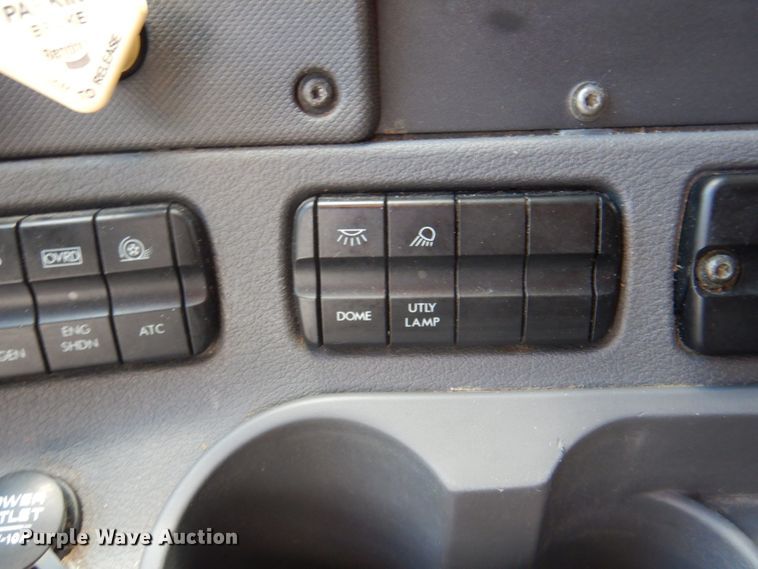 image for item JY9837 2014 Freightliner Cascadia 125  semi truck