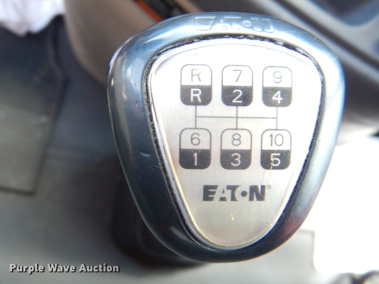 image for item JY9837 2014 Freightliner Cascadia 125  semi truck