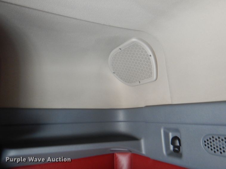 image for item JY9837 2014 Freightliner Cascadia 125  semi truck