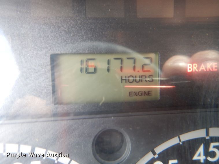 image for item JY9837 2014 Freightliner Cascadia 125  semi truck