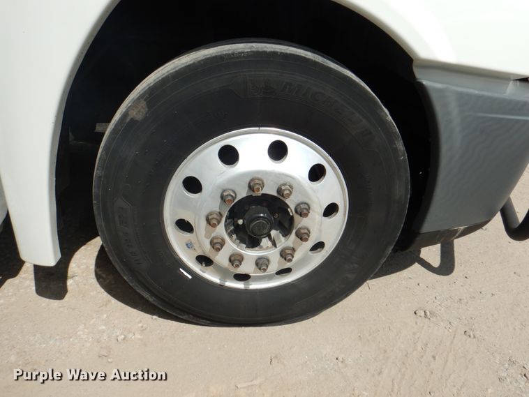 image for item JY9837 2014 Freightliner Cascadia 125  semi truck