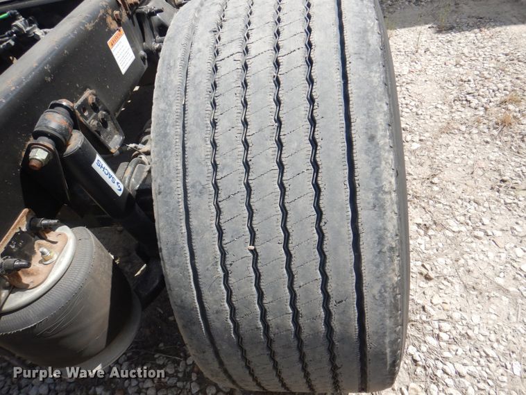 image for item JY9837 2014 Freightliner Cascadia 125  semi truck