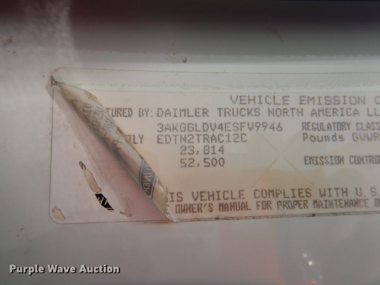 image for item JY9837 2014 Freightliner Cascadia 125  semi truck