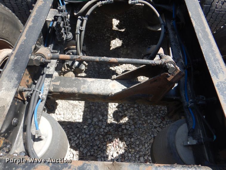 image for item JY9838 2014 Freightliner Cascadia 125  semi truck