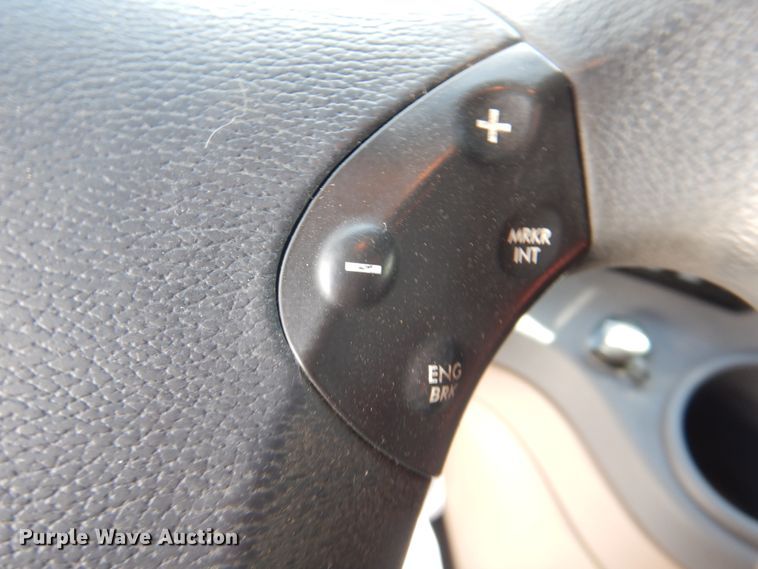 image for item JY9838 2014 Freightliner Cascadia 125  semi truck