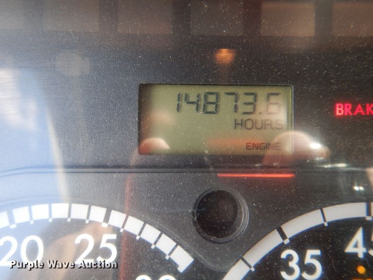 image for item JY9838 2014 Freightliner Cascadia 125  semi truck