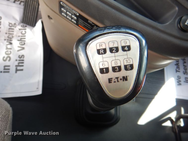 image for item JY9838 2014 Freightliner Cascadia 125  semi truck