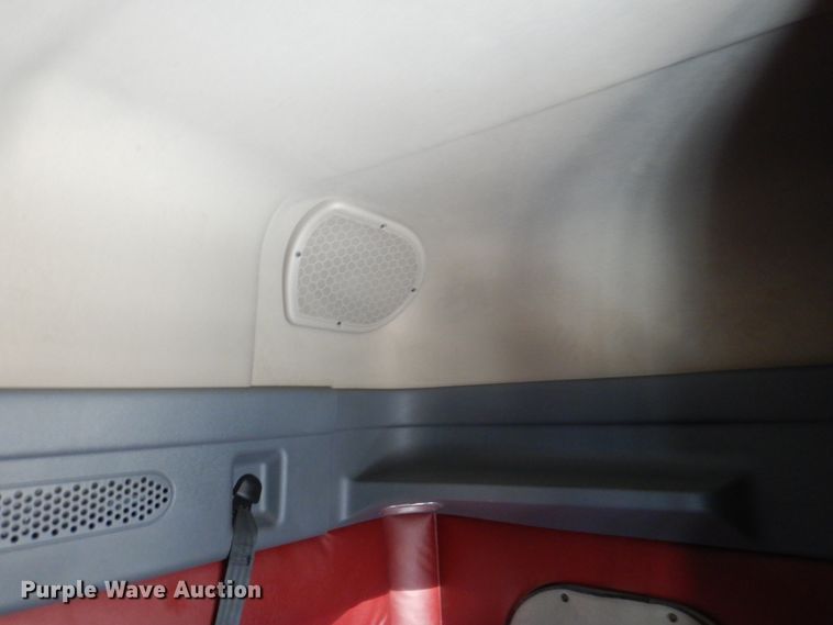 image for item JY9838 2014 Freightliner Cascadia 125  semi truck