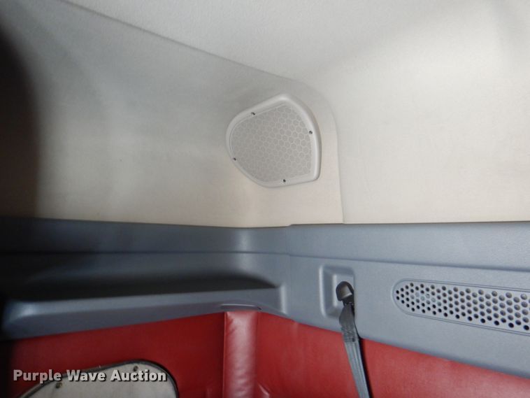 image for item JY9838 2014 Freightliner Cascadia 125  semi truck