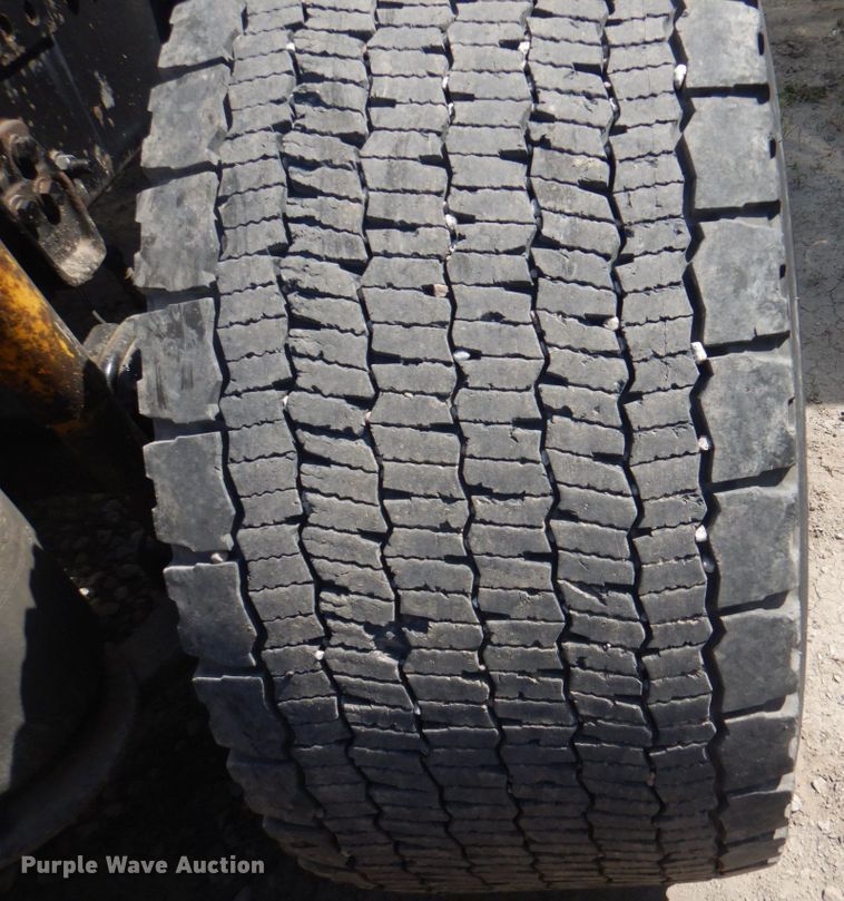 image for item JY9838 2014 Freightliner Cascadia 125  semi truck