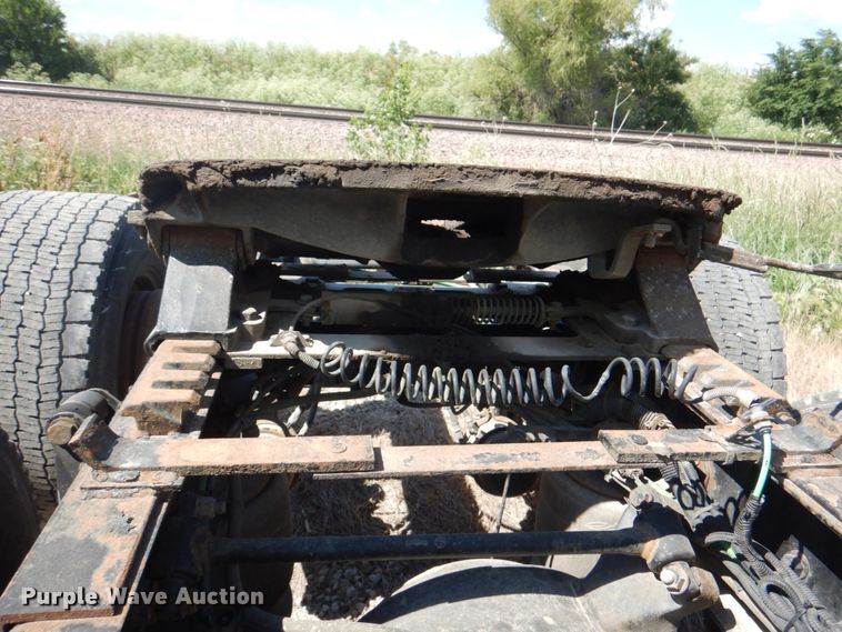 image for item JY9839 2014 Freightliner Cascadia 125  semi truck