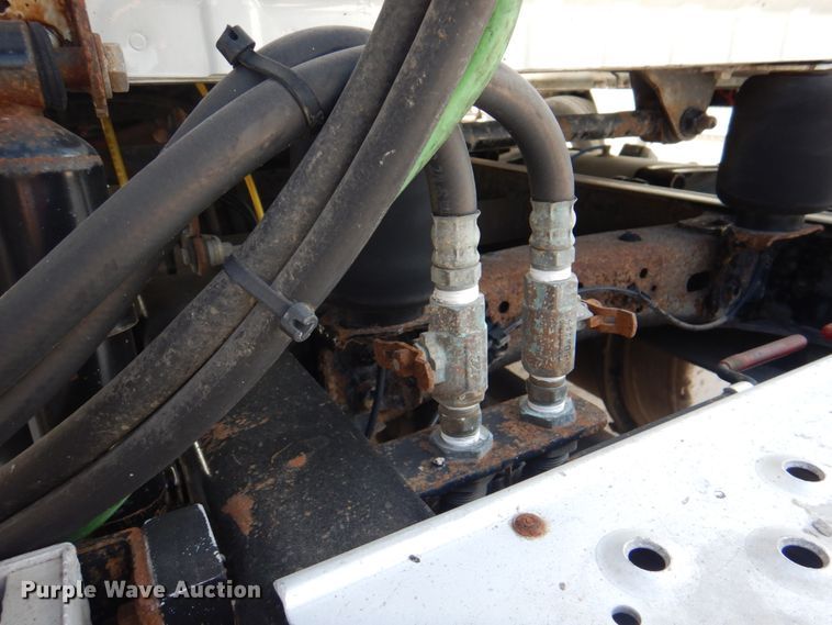 image for item JY9839 2014 Freightliner Cascadia 125  semi truck