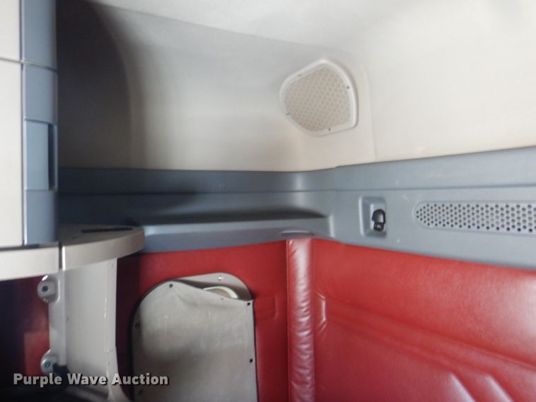 image for item JY9839 2014 Freightliner Cascadia 125  semi truck