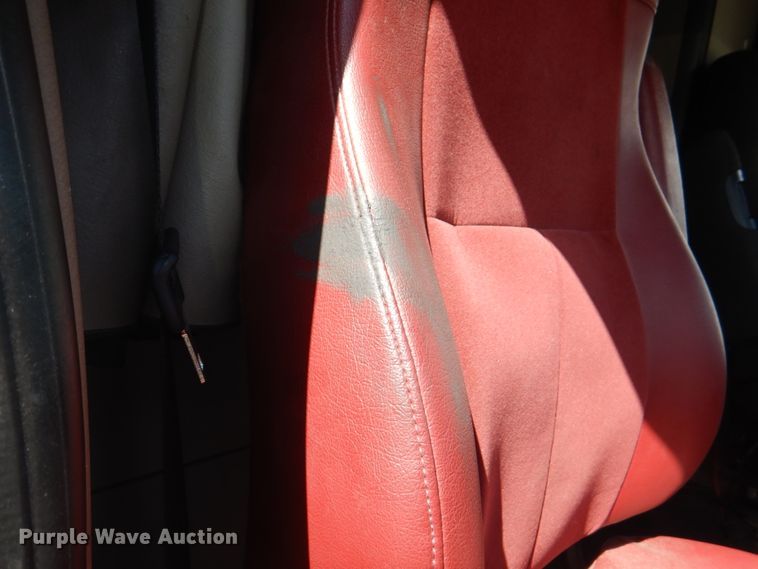 image for item JY9839 2014 Freightliner Cascadia 125  semi truck