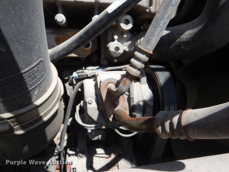 image for item JY9839 2014 Freightliner Cascadia 125  semi truck