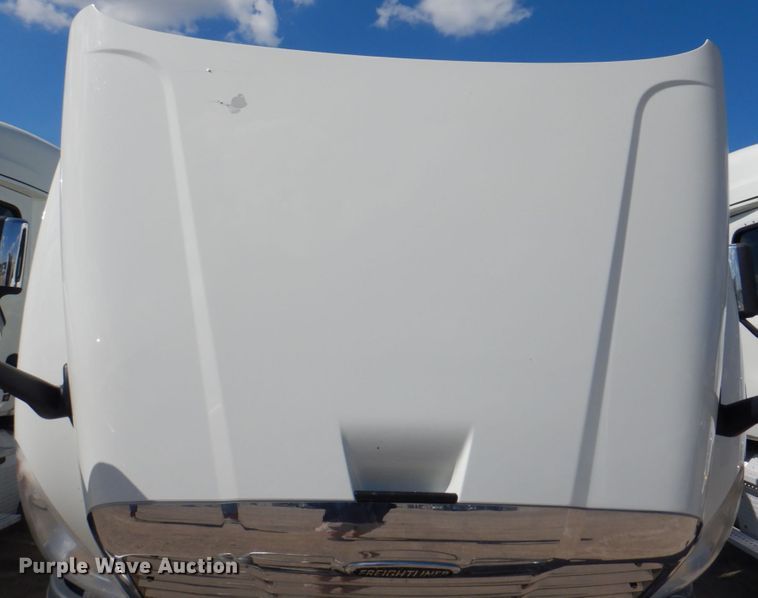 image for item JY9839 2014 Freightliner Cascadia 125  semi truck