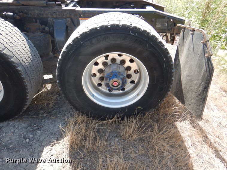 image for item JY9839 2014 Freightliner Cascadia 125  semi truck