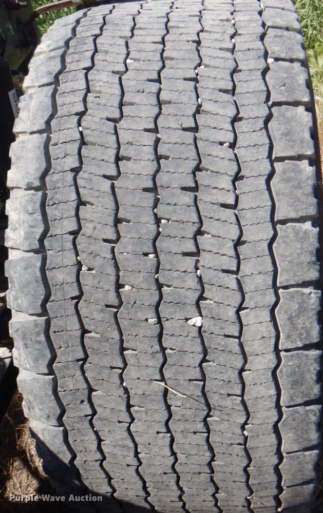 image for item JY9839 2014 Freightliner Cascadia 125  semi truck