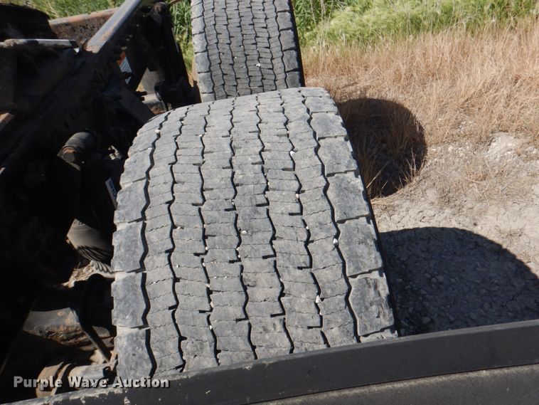 image for item JY9839 2014 Freightliner Cascadia 125  semi truck