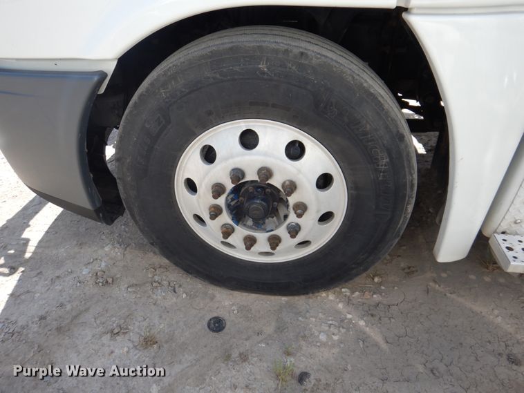 image for item JY9839 2014 Freightliner Cascadia 125  semi truck