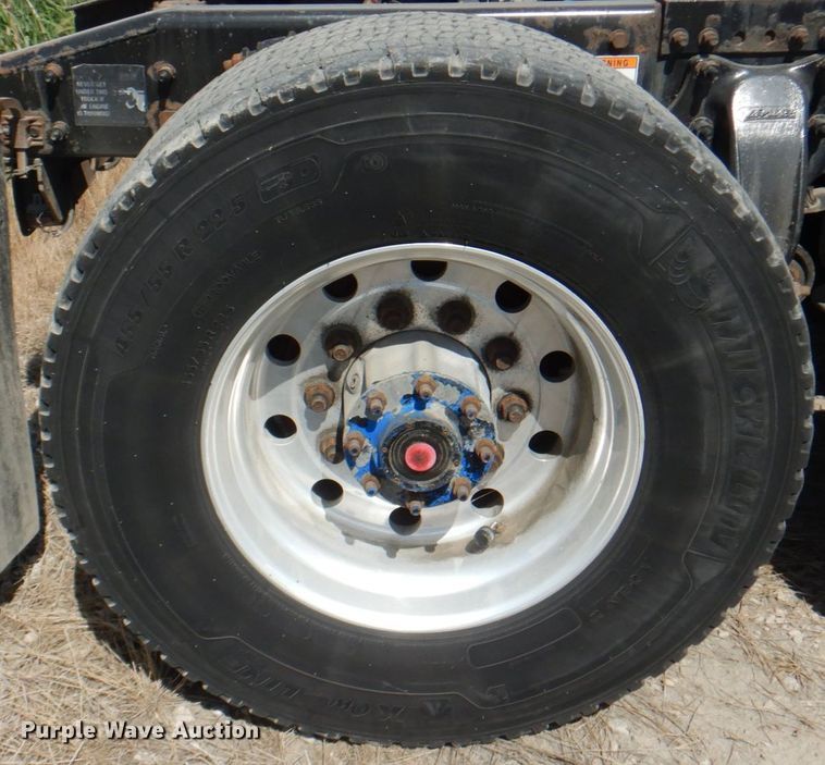 image for item JY9839 2014 Freightliner Cascadia 125  semi truck