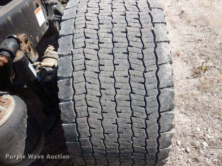 image for item JY9839 2014 Freightliner Cascadia 125  semi truck