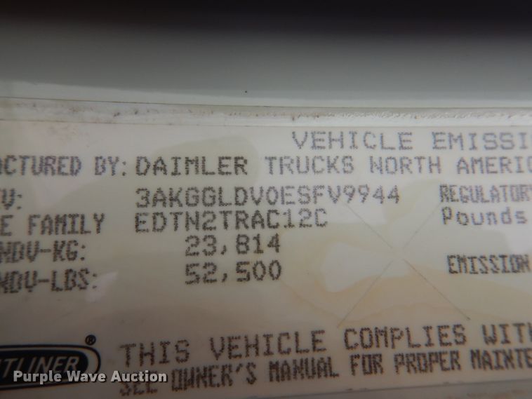 image for item JY9839 2014 Freightliner Cascadia 125  semi truck