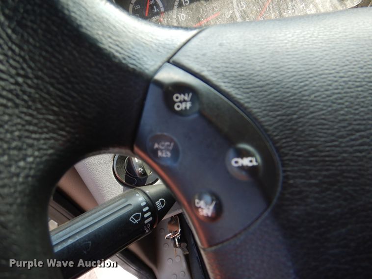 image for item JY9840 2013 Freightliner Cascadia 125  semi truck