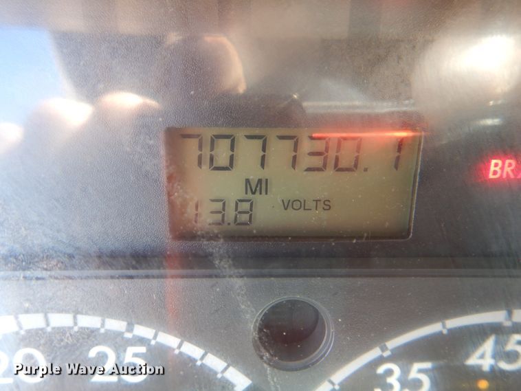 image for item JY9840 2013 Freightliner Cascadia 125  semi truck