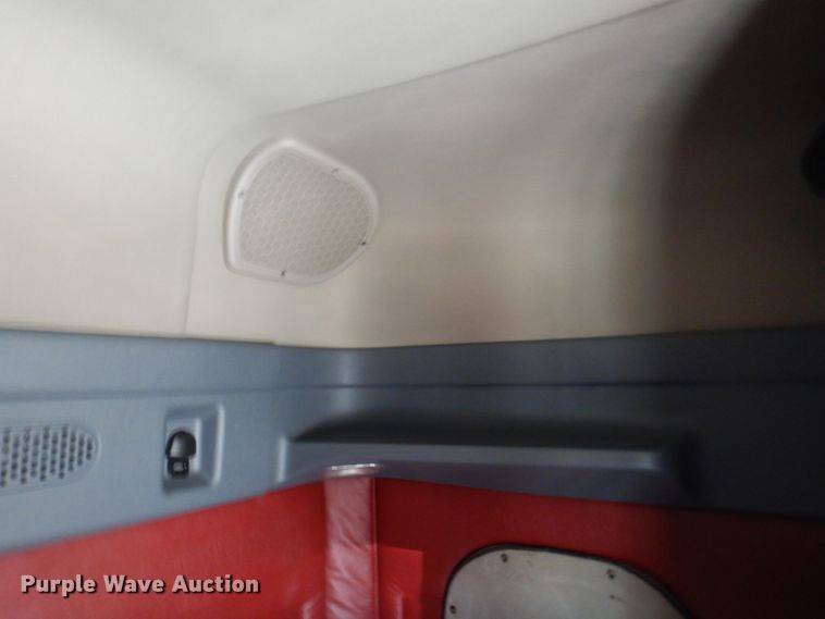 image for item JY9840 2013 Freightliner Cascadia 125  semi truck