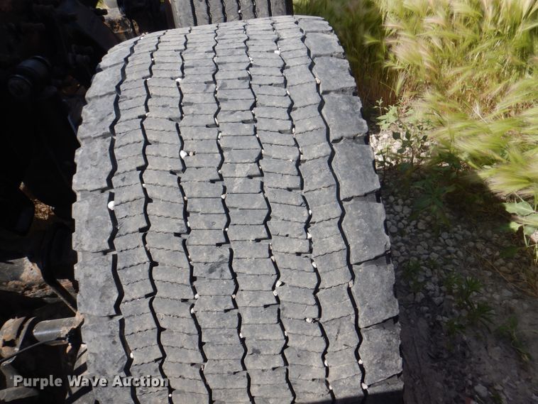 image for item JY9840 2013 Freightliner Cascadia 125  semi truck